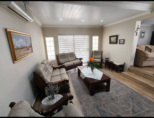 4 BEDROOM HOUSE FOR SALE IN SAFARI GARDENS